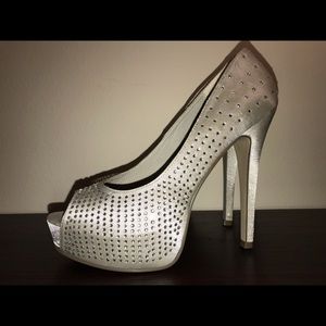 New Madden Girl Luzter silver rhinestone peep toe